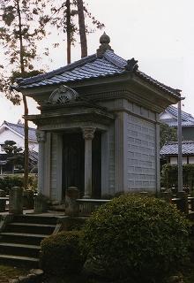 【願念寺　本堂・納骨堂（写真）】